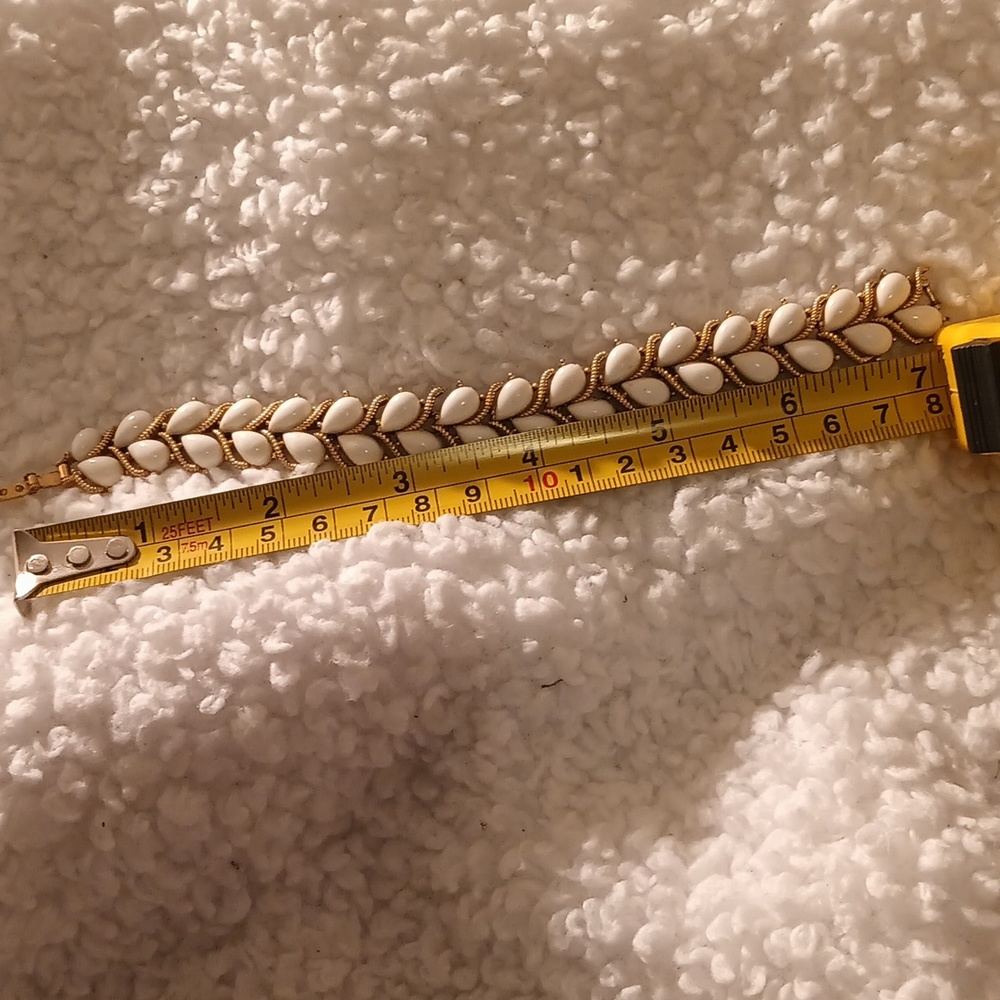 Trifari Bracelet - Picture 4 of 6